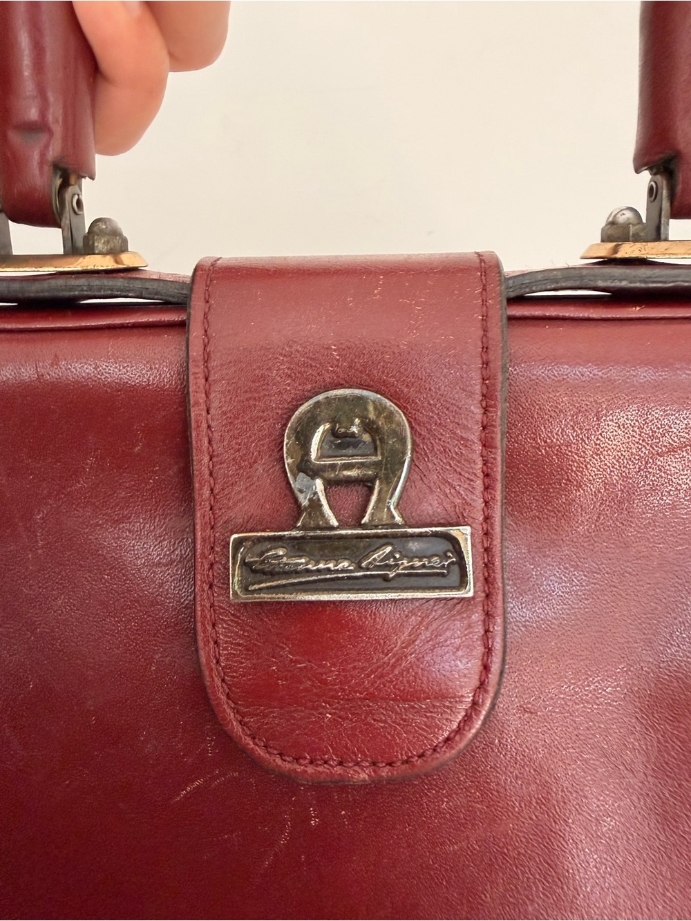 Vintage Etienne Aigner Doctor’s Satchel Handbag Purse in Burgundy Leather Bag - Picture 3 of 9
